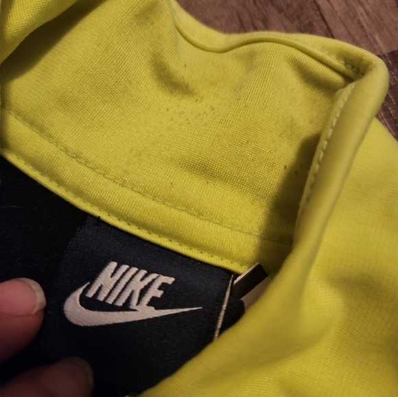 Nike Black and Yellow Hoodie Boys Size 7 - Picture 3 of 3